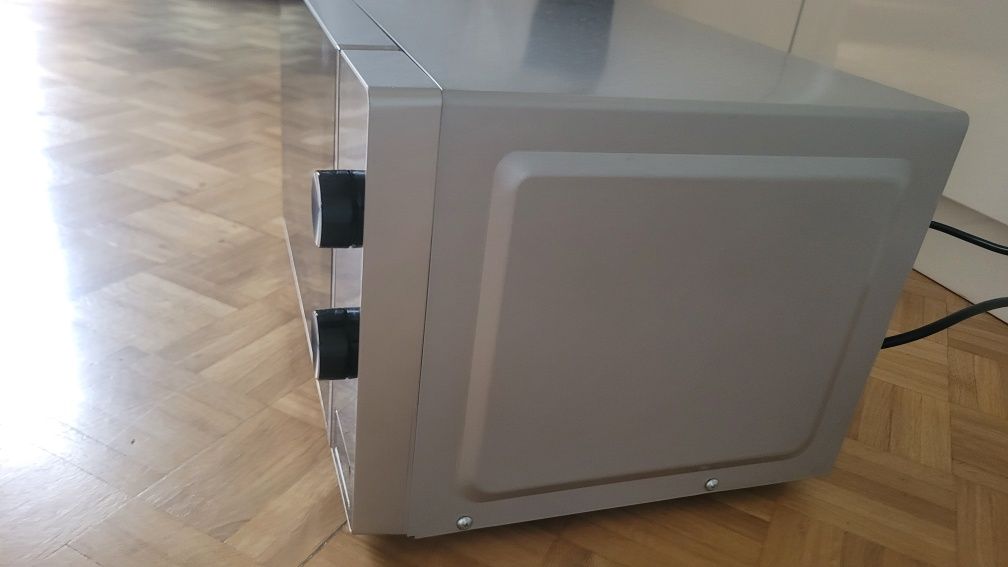 Kuchenka mikrofalowa WHIRLPOOL MWP 101 M 700W