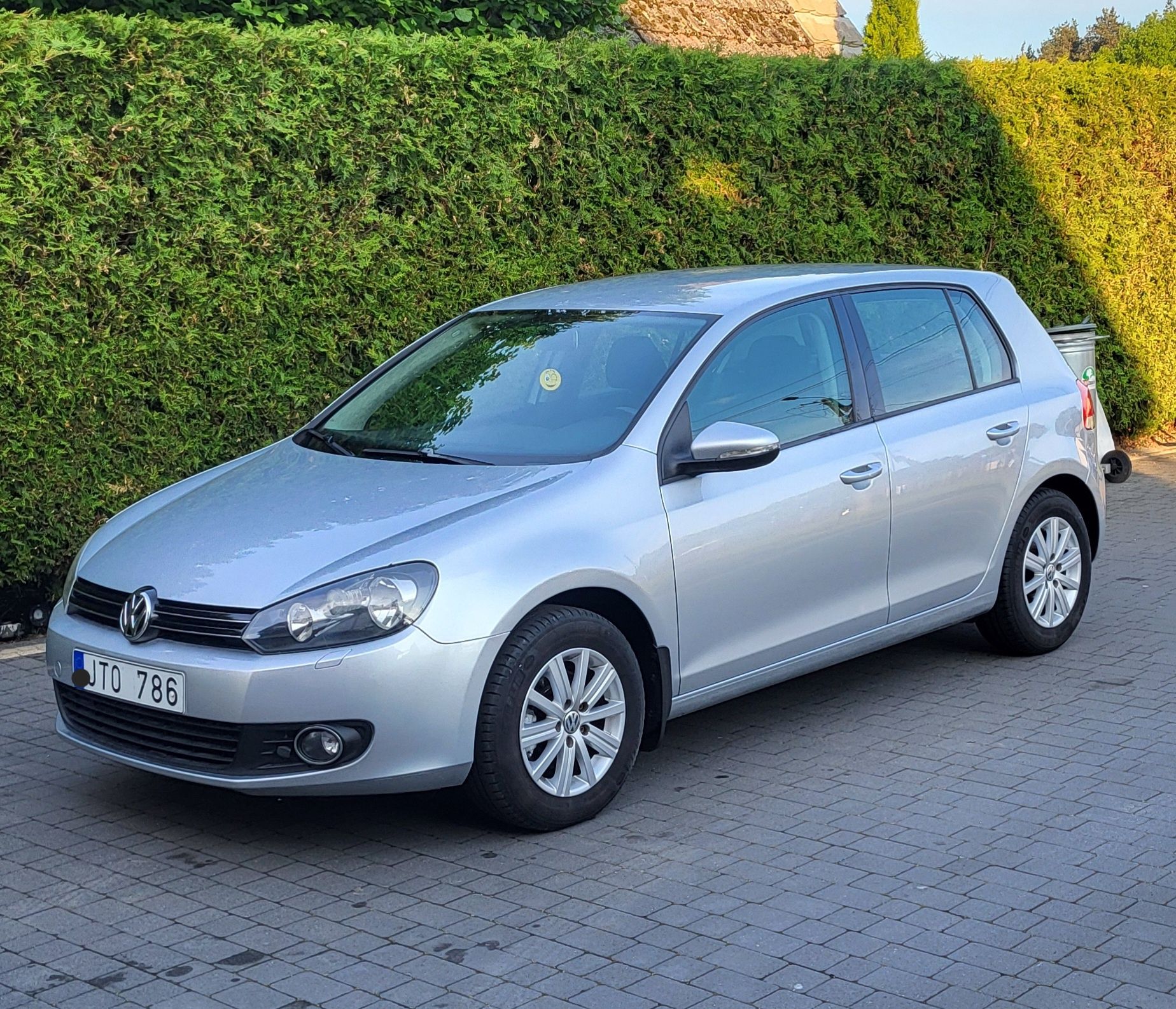 Vw golf VI 2009ROK 1.6MPI 102PS  klima alusy grzane fotele serwis