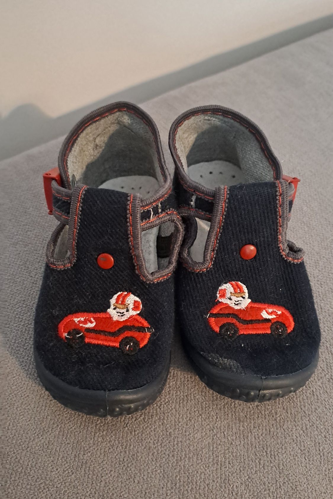 Kapcie rozmiar 20