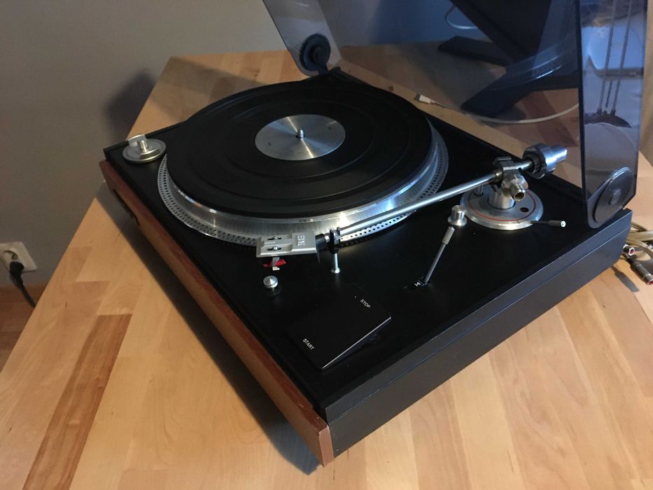 Gramofon Elac 870.