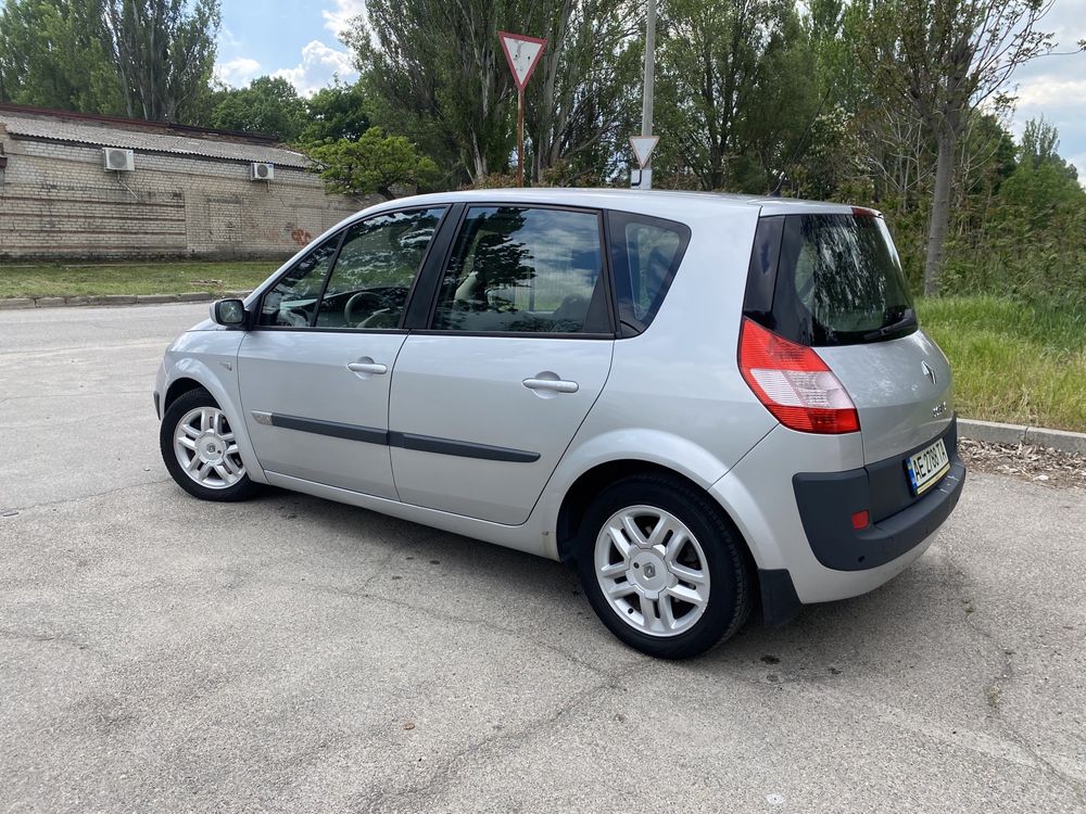 Renault Scenic 2 2.0 Бензин Автомат Обслужен