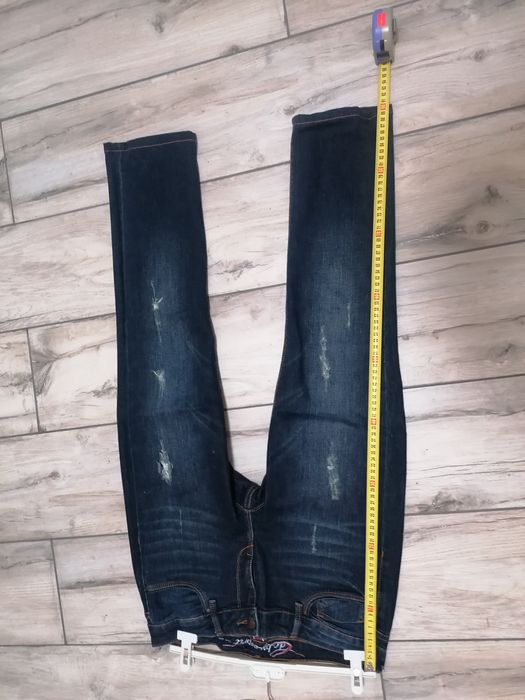 Jeansy Esprit z przetarciami