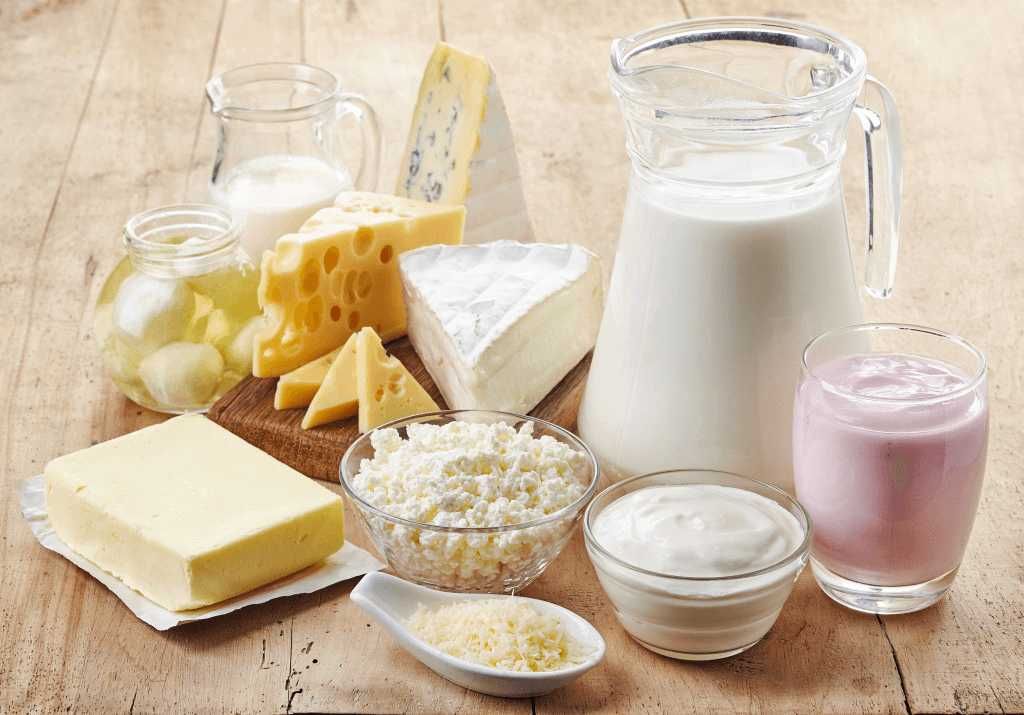 Фермерська молочна продукція: молоко, творог, сметана, йогурт, масло