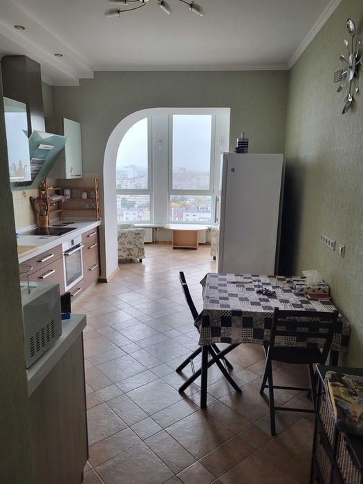 Здається в оренду 3к квартира, Оболонь, м. Мінська