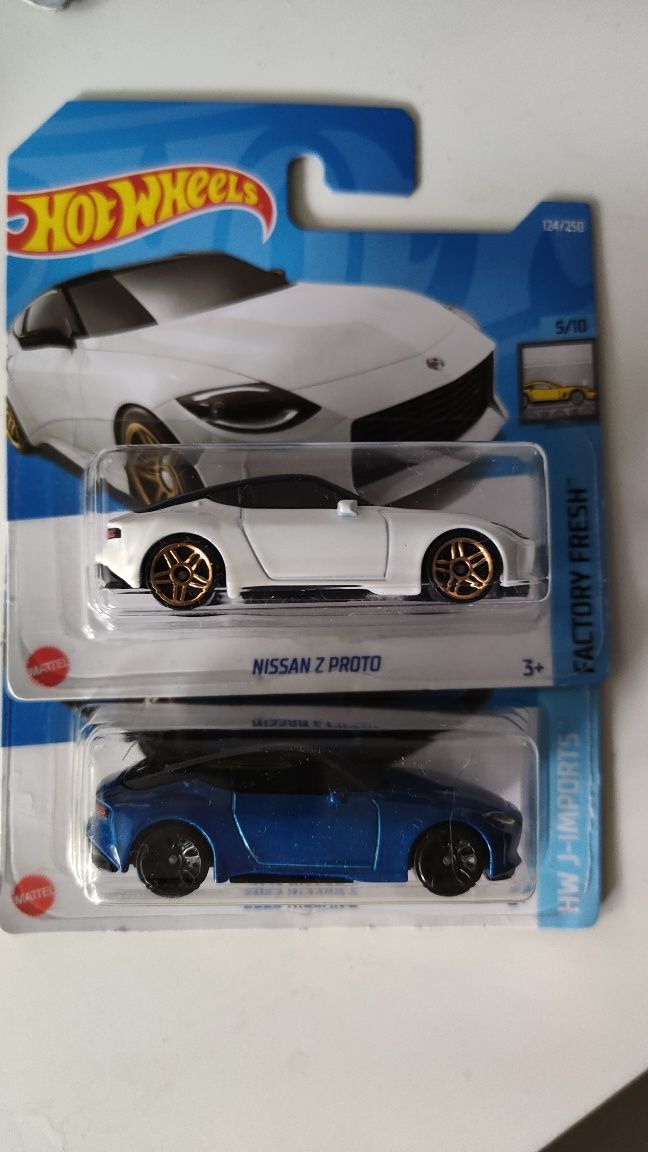 Hot Wheels 2x Nissan Z Proto