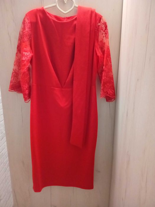 Сукня з ажурними рукавами