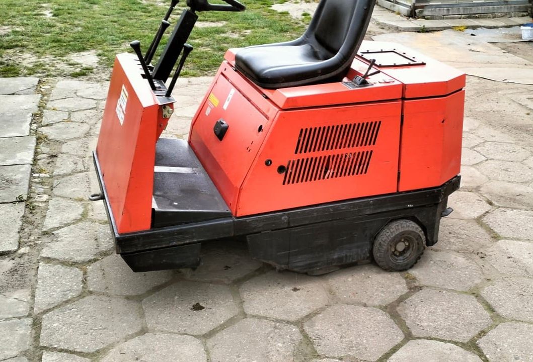Zamiatarka samojezdna hako