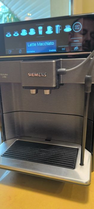 Ekspres aut. Siemens EQ6 plus s700. Sprawny filmy