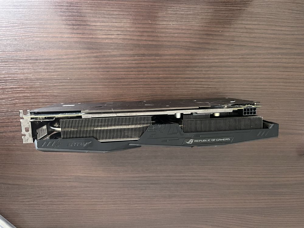 Продам СРОЧНО відеокарту 1070 asus roc strix