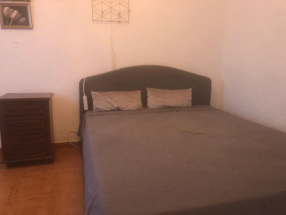 Alugo T1 no Areeiro (Loulé) ao ano