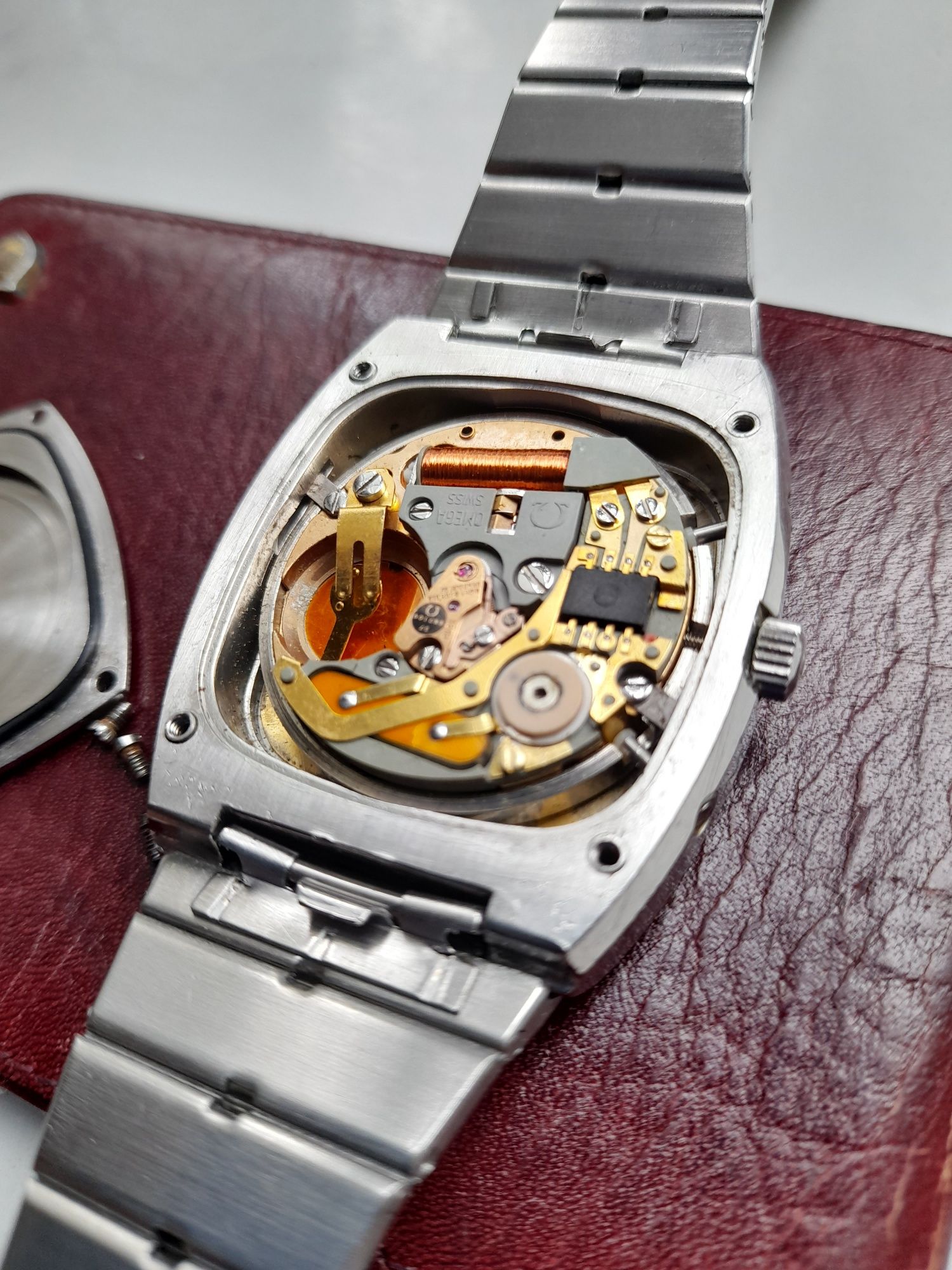 Omega Megaquartz 32 KHz Seamaster