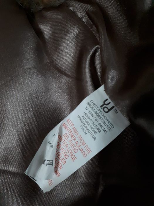 Colete em pêlo, menina.