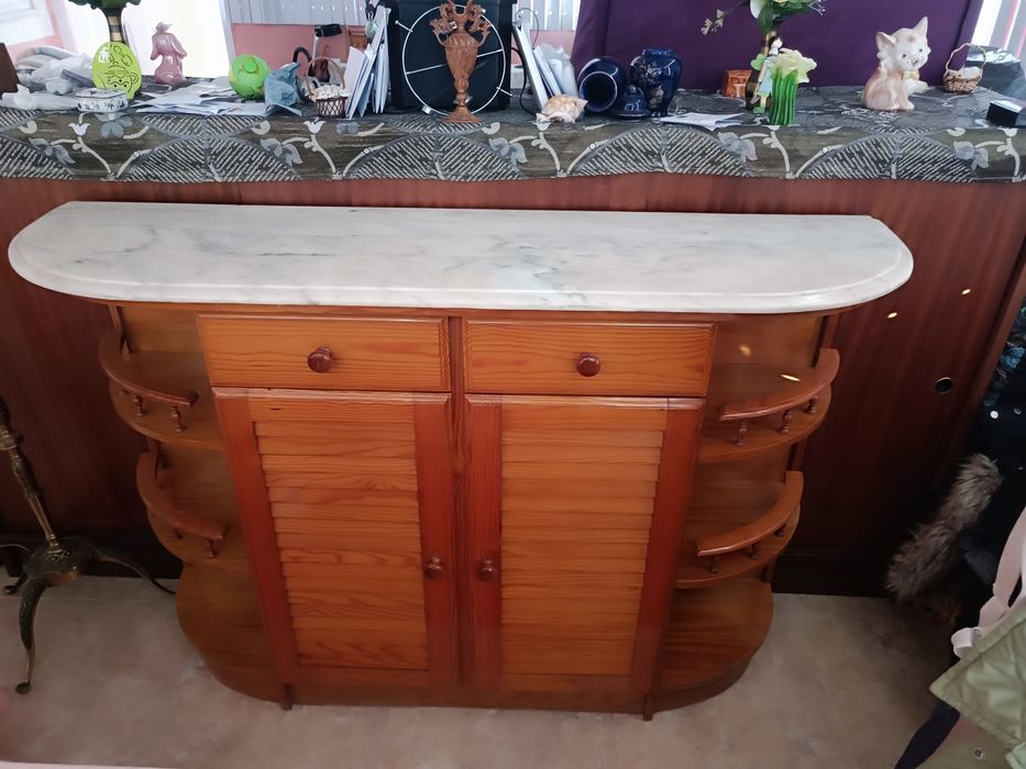 Sapateira com pedra mármore grande