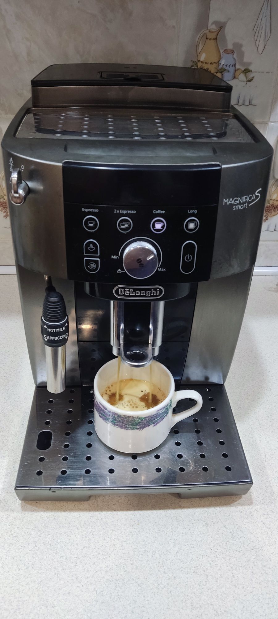 Кофемашина Delonghi Magnifica S Smart