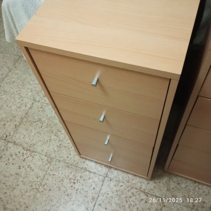 Vendo cómoda e camiseiro