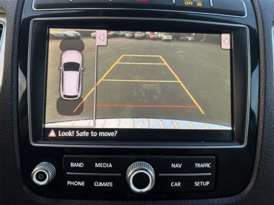 Volkswagen Touareg Lux      2016