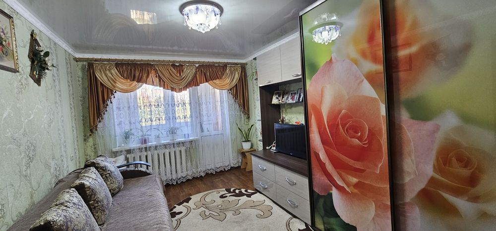 Чудова трьохкімнатна квартира по  Ю.Вороного