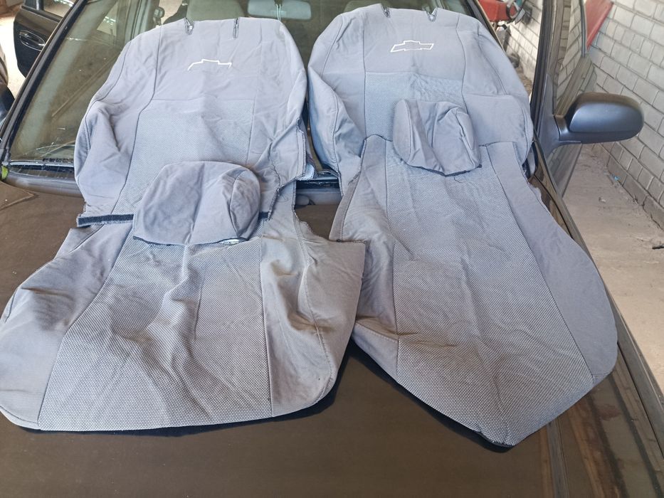 Автомобильные чехлы Chevrolet Lacetti в хорошем состоянии