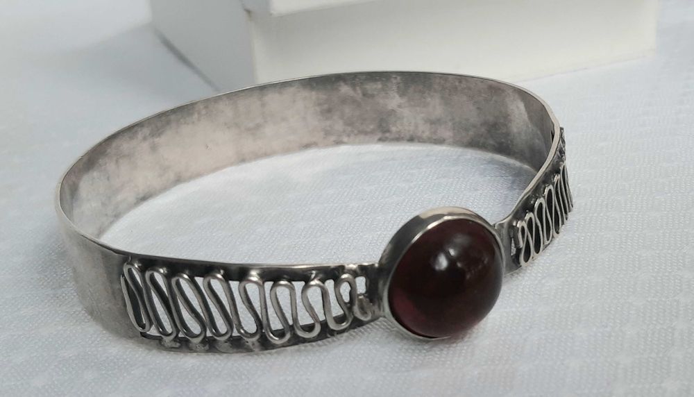 Srebrna bransoletka Rytosztuka Poznań z bursztynem. PRL.