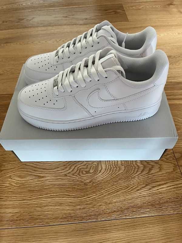 Nike Air Force 1 Low '07 white 37.5