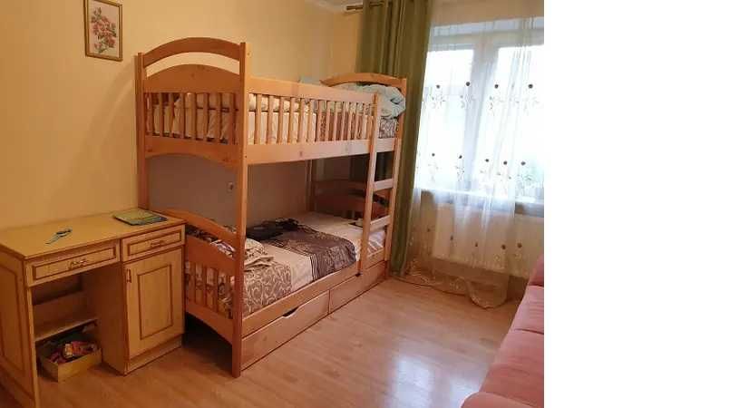 Двухъярусная кровать Карина Люкс Усиленная из дерева с бортиками снизу