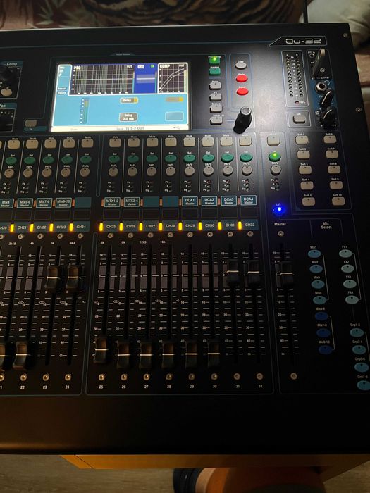 Allen & Heath Qu-32 - Mixer studyjny, estradowy.
