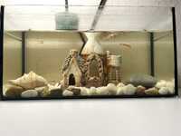 Аквариум с рыбками креветками замком камнями готовый