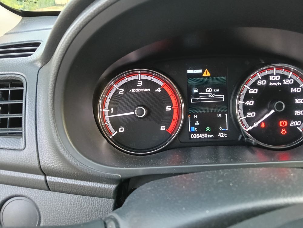 Mitsubishi L200 4x4 invite 3 lugares
