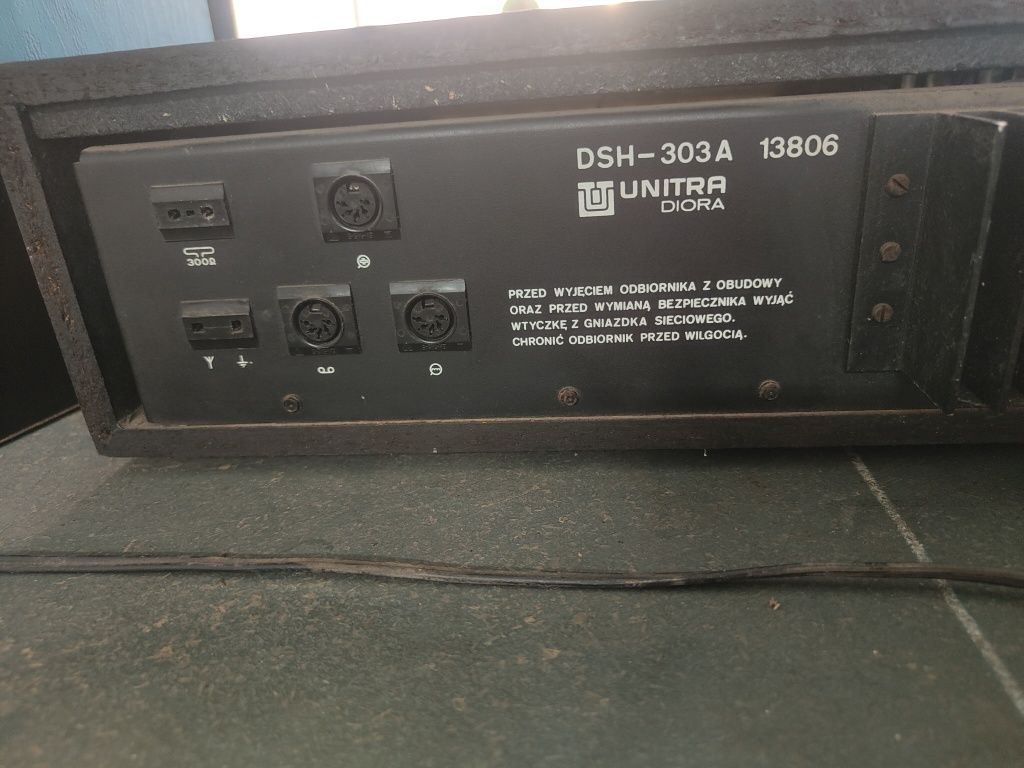 Sprzedam Amplituner UNITRA Diora DSH-303A Wraz Z Głośnikami