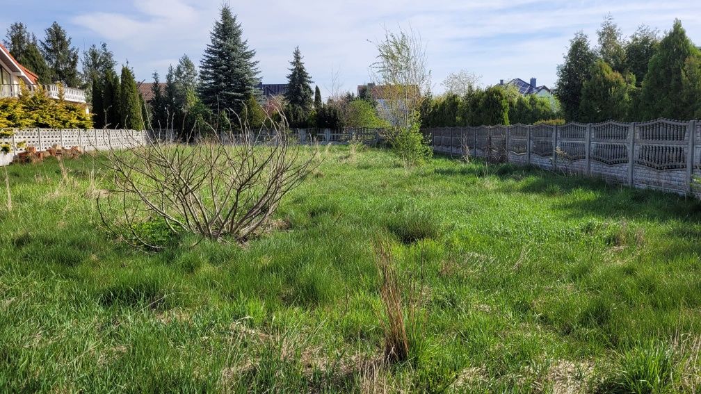 Sprzedam dom bliźniak z dużą działką 1199m2 ogrodzona.Krapkowice