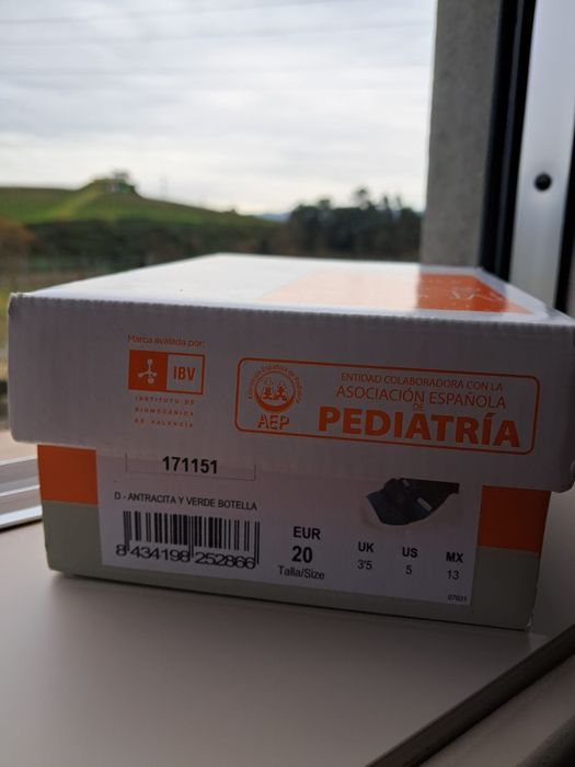 Sapatilhas bebé tamanho 20 Biomecanics usadas
