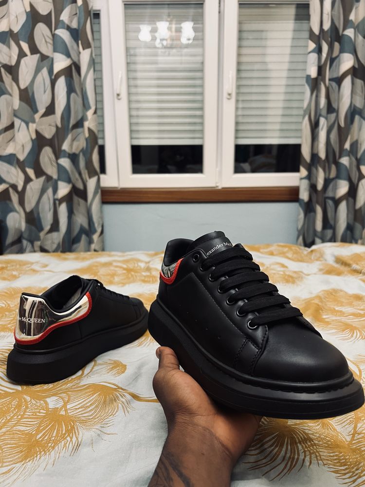 Alexander Mcqueen Red tail