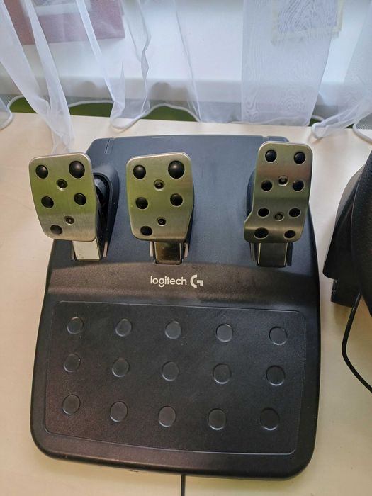 Logitech g29 + Joystick PC THRUSTMASTER SimTask FarmStick