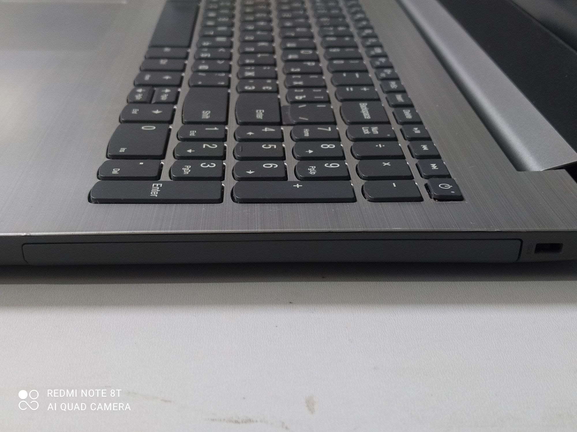 Продам ноутбук  Lenovo 80XH