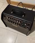 Amplificador ROLAND