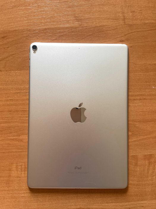 iPad 10.5. / Wi-Fi. 256 Gb.