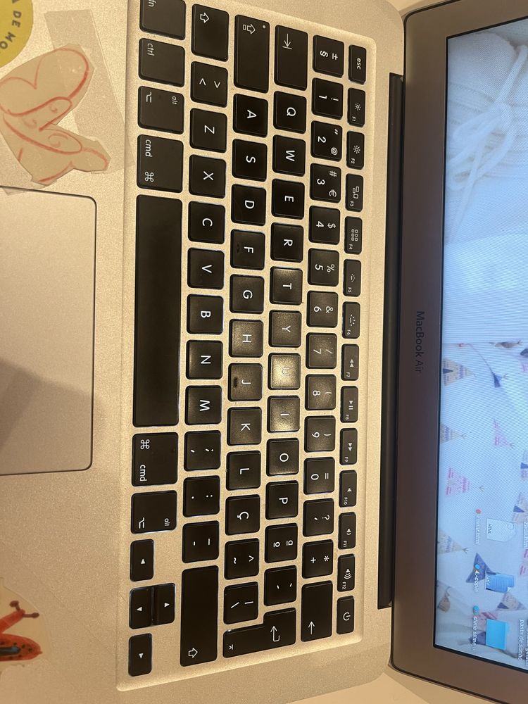 Macbook air [2013] e carregador