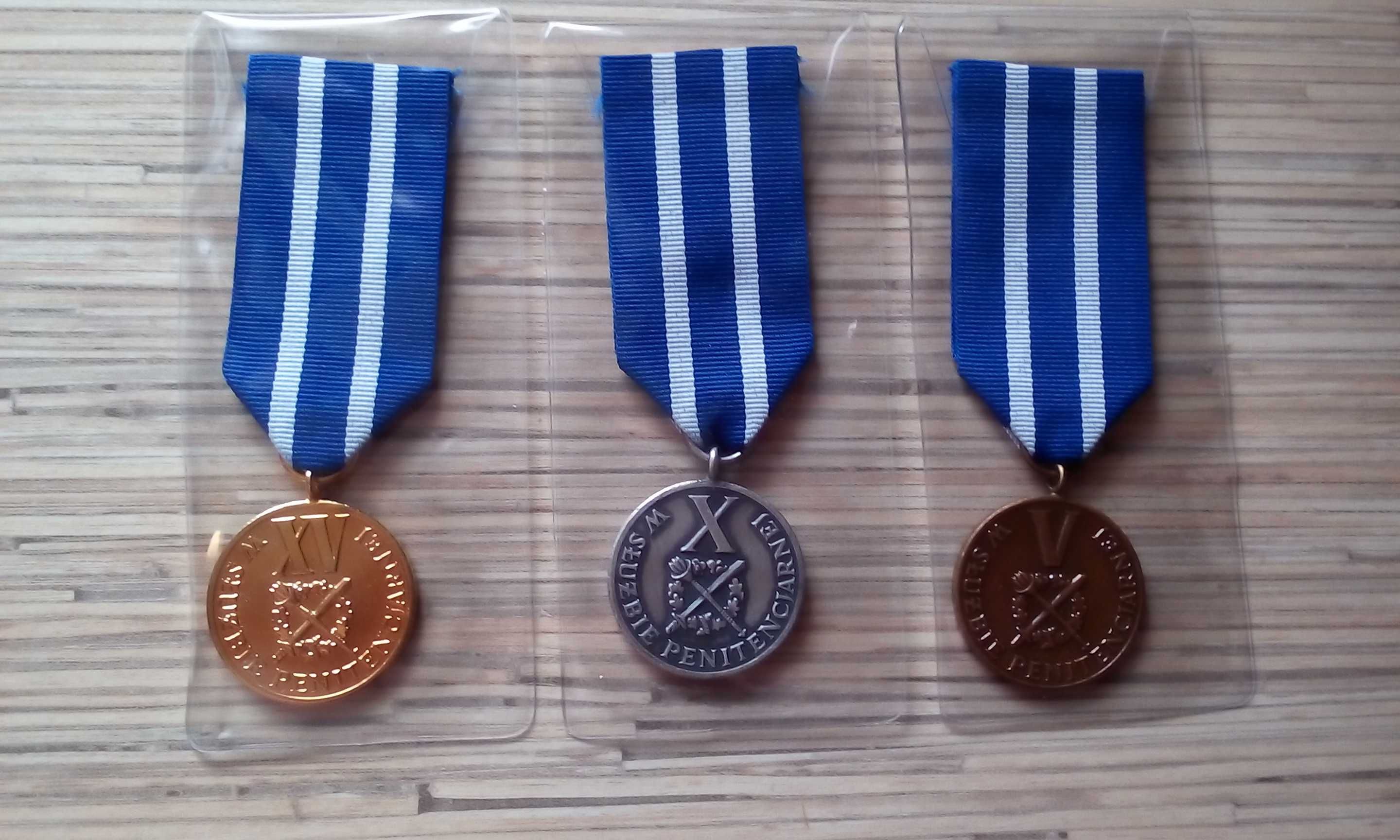 Odznaczenia medale służby więziennej komplet
