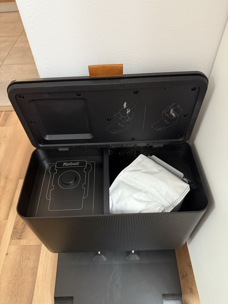 Robot sprzatający iRobot Roomba j5+