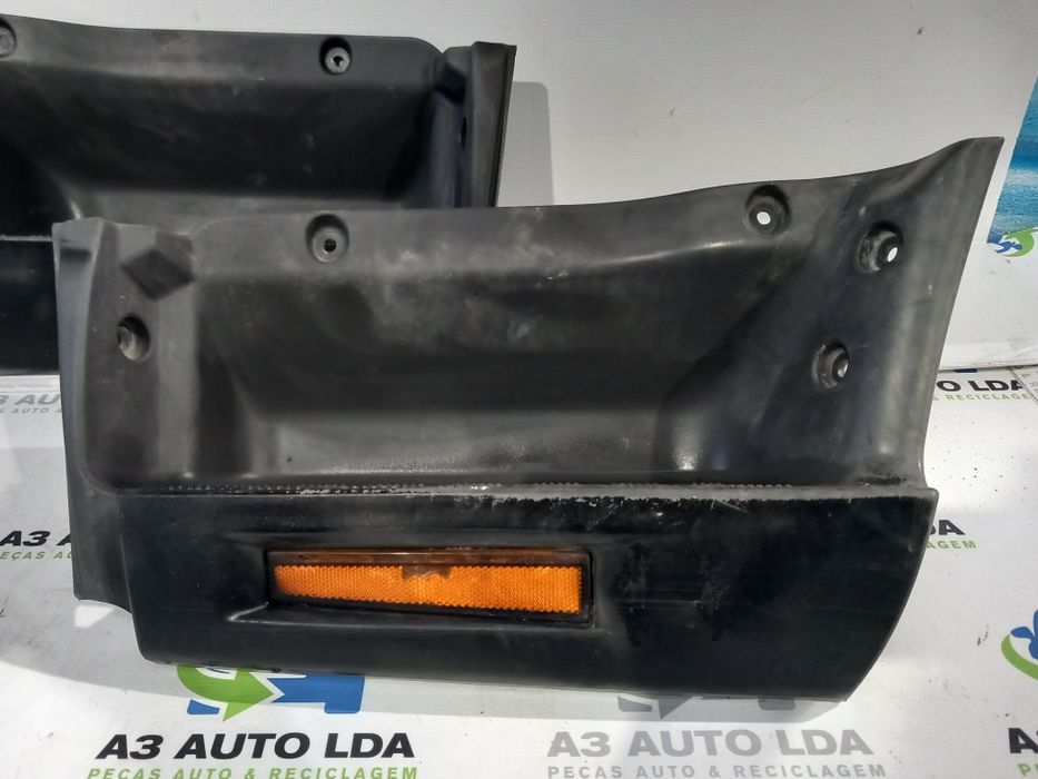 Degrau estribo esquerdo direito Mitsubishi Canter Fuso