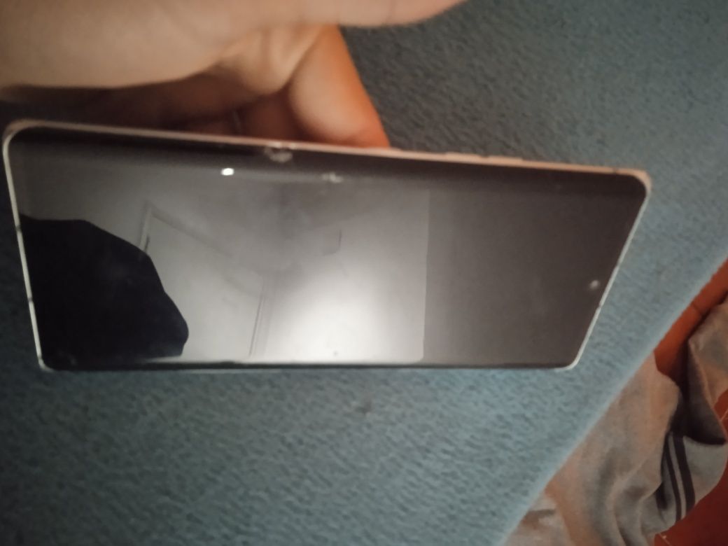 LG trabalha mas tem a tela metade verde