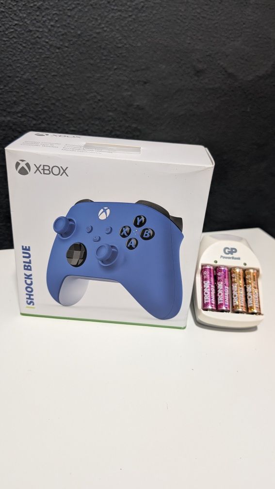 Comando Xbox série + 4 pilhas e carregador
