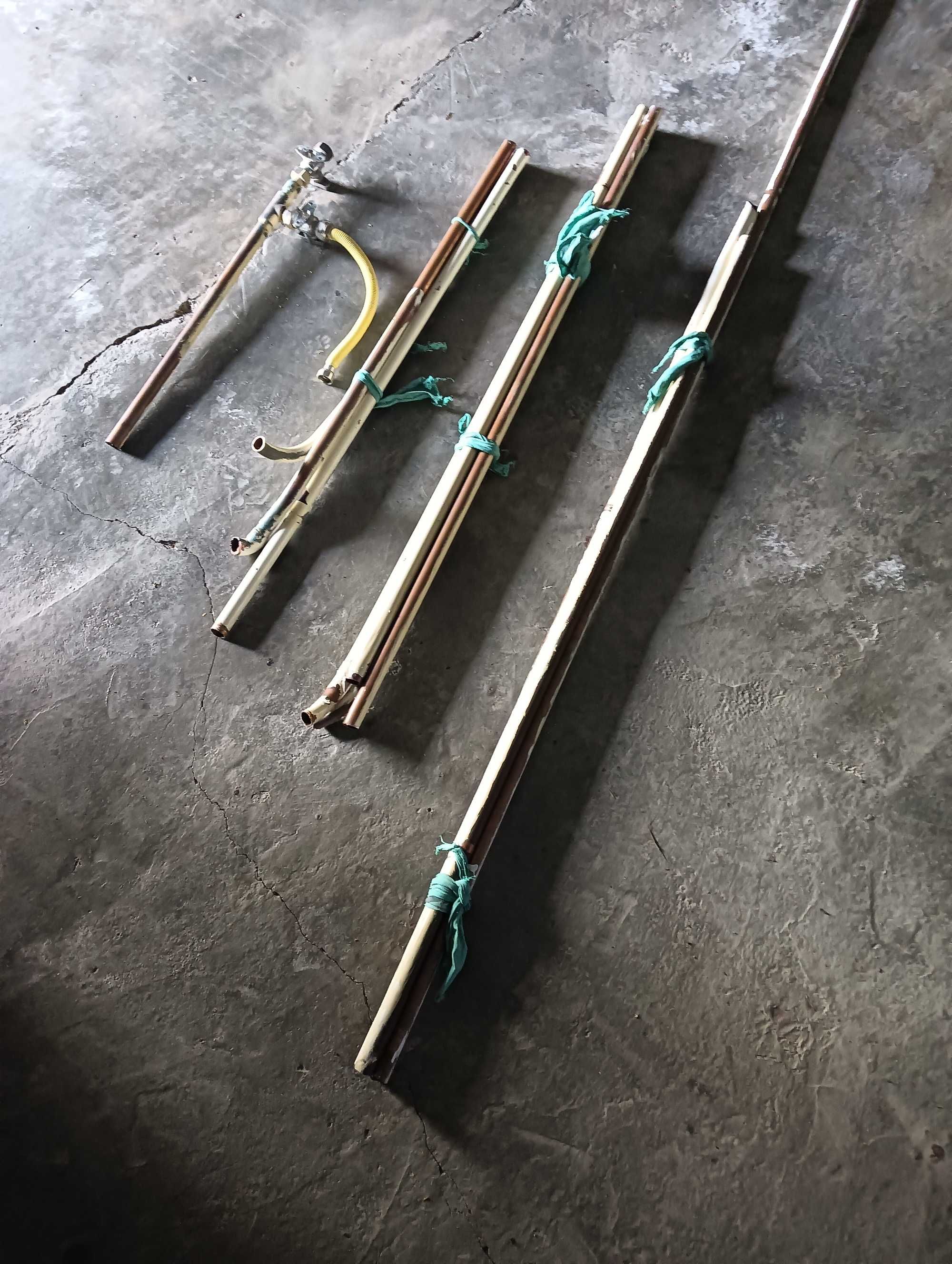 Tubos de metal com valor comercial
