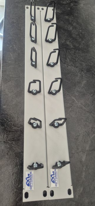 Dwie listwy OPTOMER  1U z uchwytami UT-55