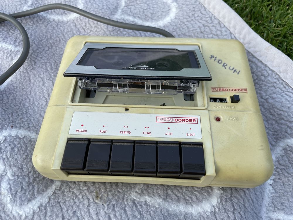 Commodore c64 plus magnetofon