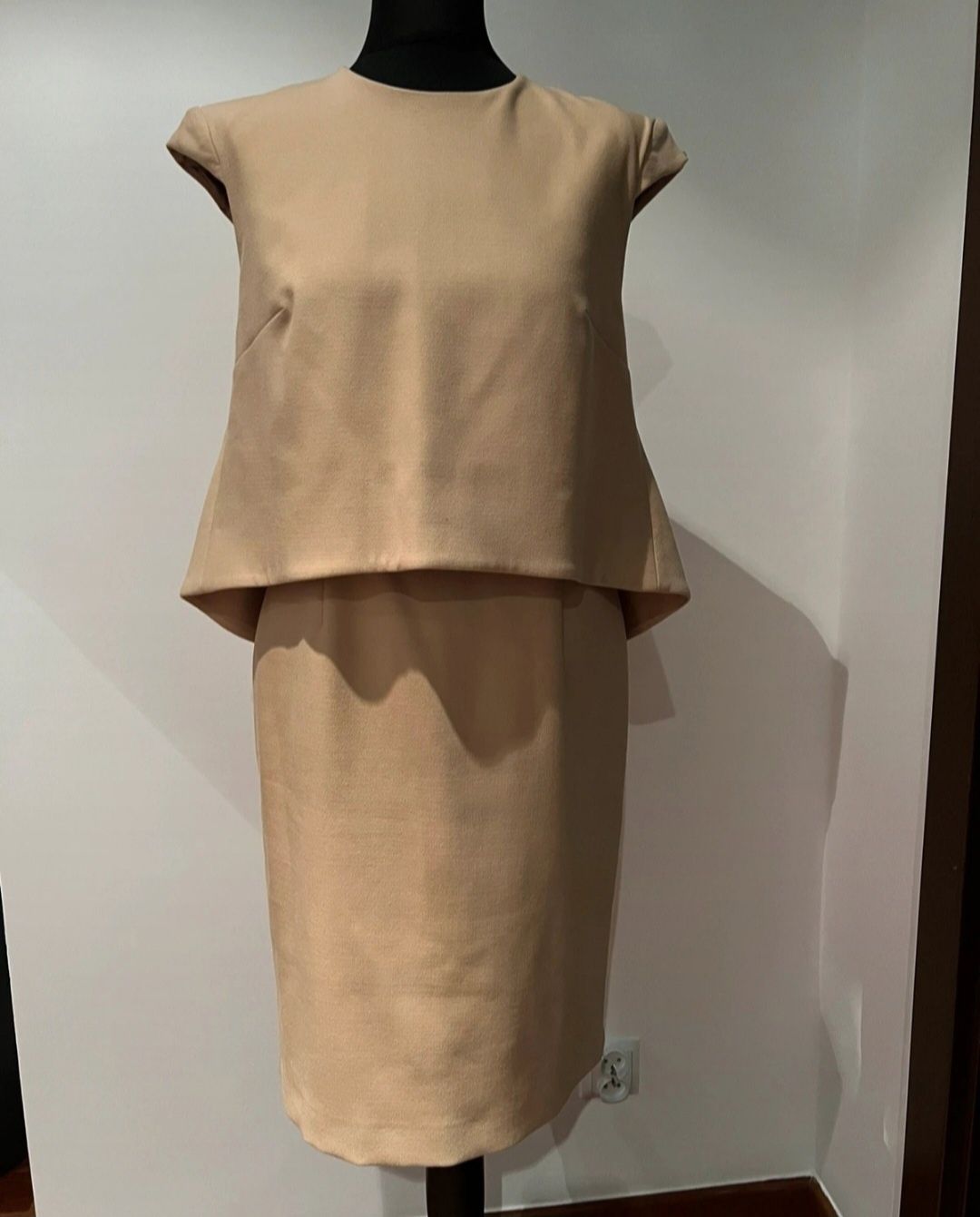 Beżowa kremowa nude sukienka Simple 40 L