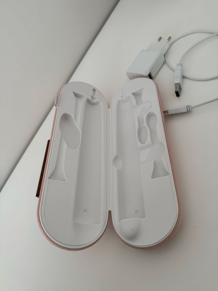 Etui podróżne plus ładowarka do szczoteczki sonicznej Philips