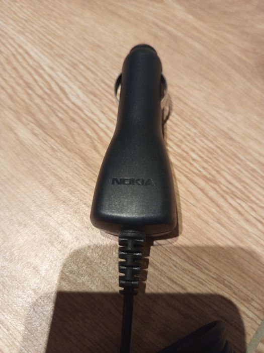 Nokia DC-4 orginalna ładowarka samochodowa z cienkim bolcem wtykiem