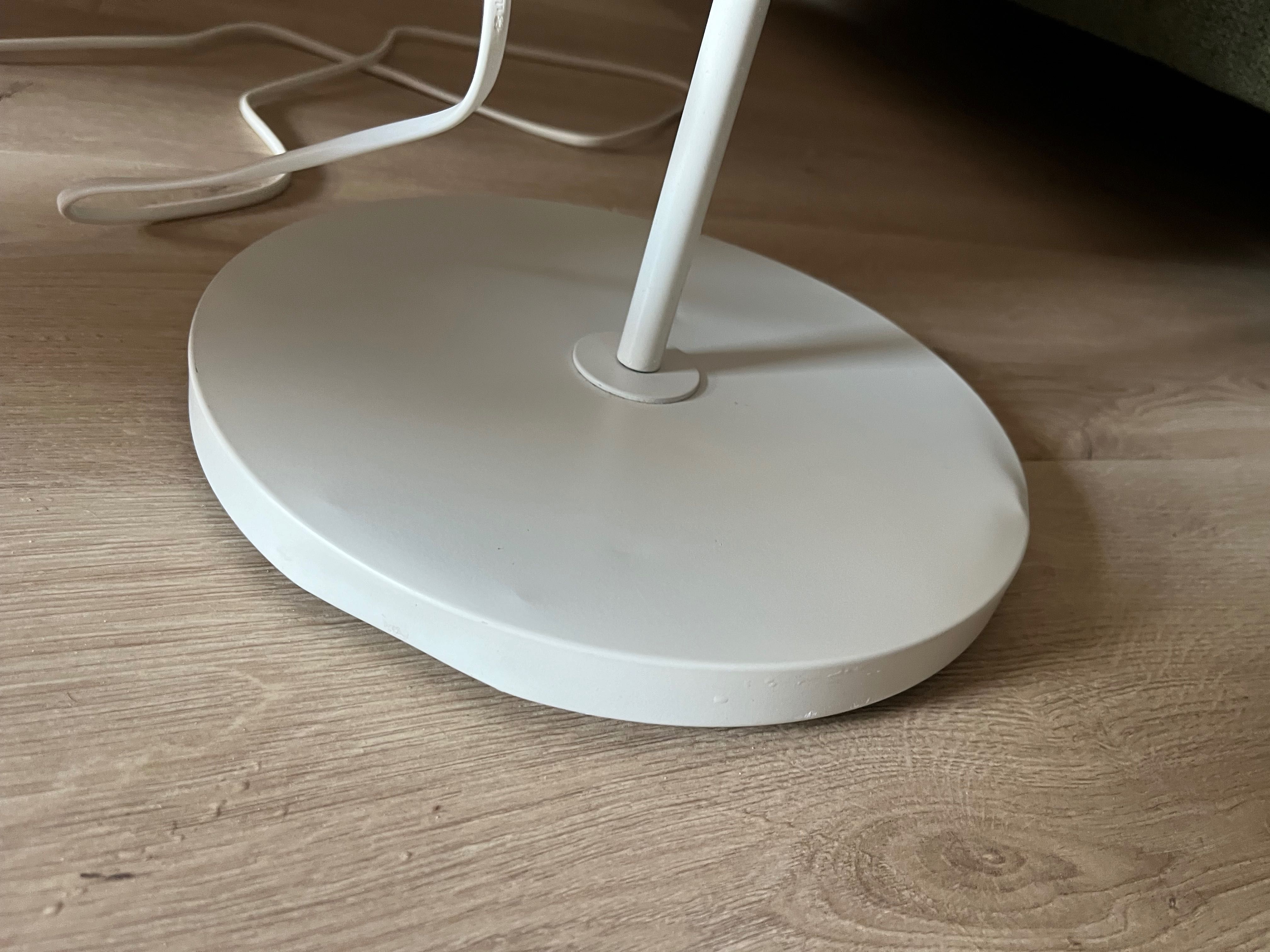 Lampa stojąca podłogowa biała