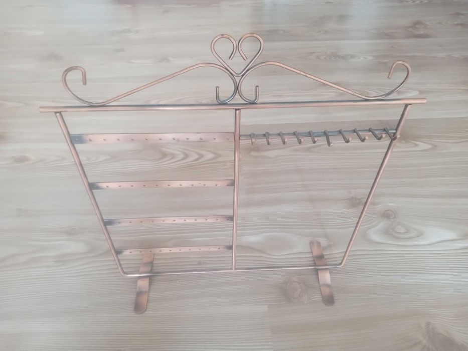 Stojak na biżuterię